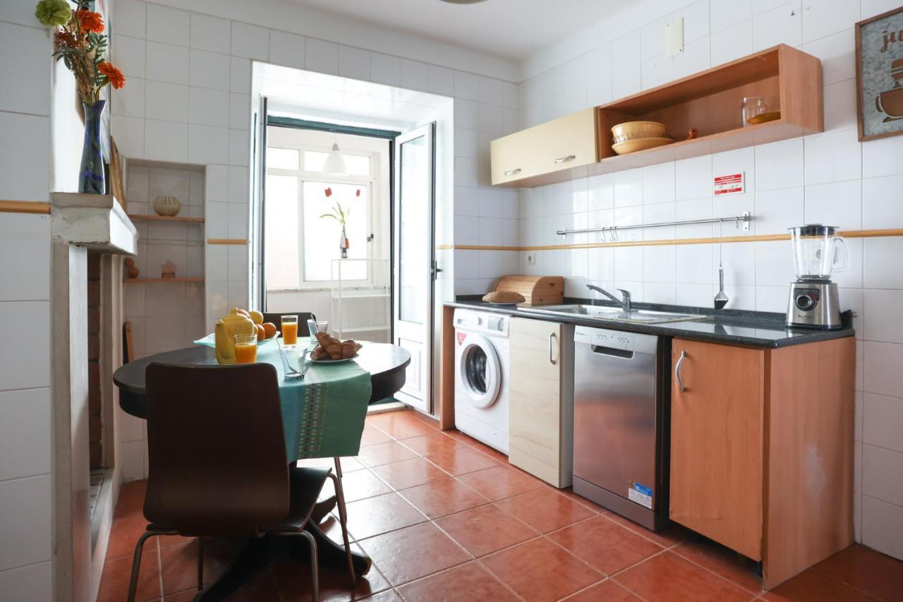 Lejlighed Center In Lively Bairro Alto! Lisboa